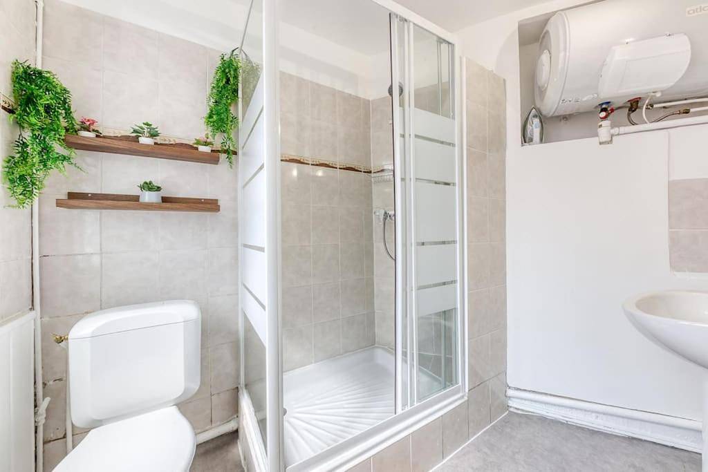 Appartement entier, One-Bedroom Apartment in Le Chesnay, Yvelines