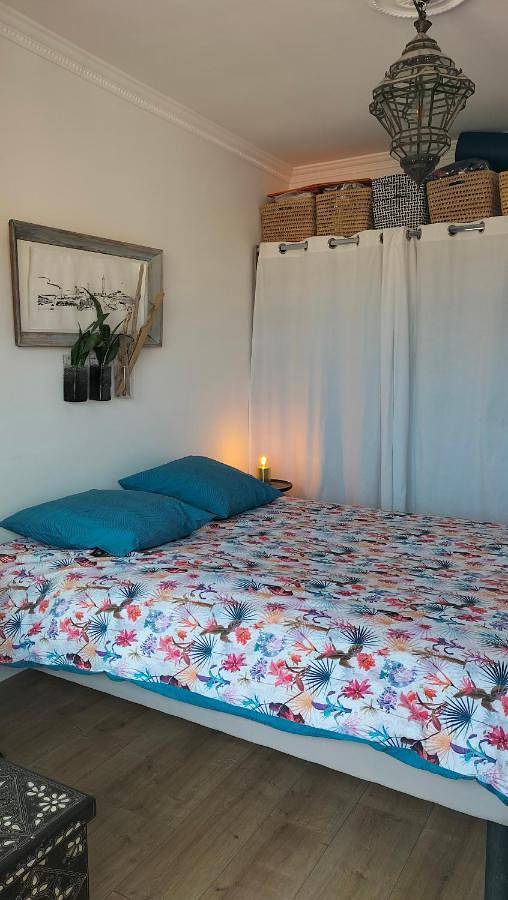 Gîte pour 2 personnes, avec terrasse et vue dans Chateau Et Parc Vallombrosa Cannes - 4