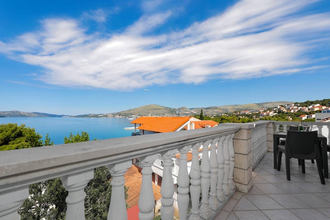 Ganze Wohnung, 1-Zimmer-Ferienwohnung mit Balkon und Meerblick Okrug Gornji, Ciovo A-25259-c in Okrug Gornji, Ciovo