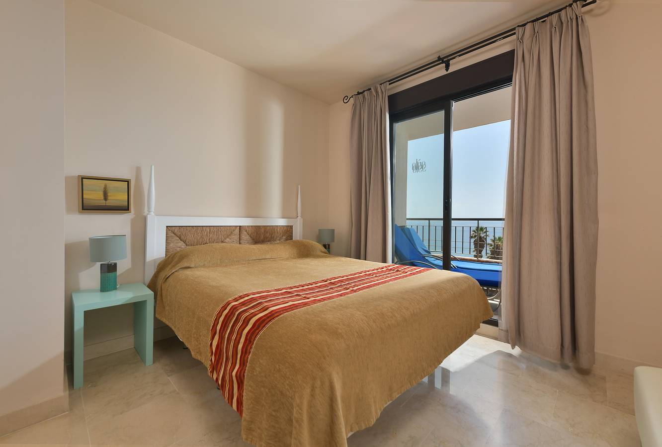 Ganze Wohnung, Ferienwohnung für 4 Personen mit Kinderpool in Torrox Costa, Torrox