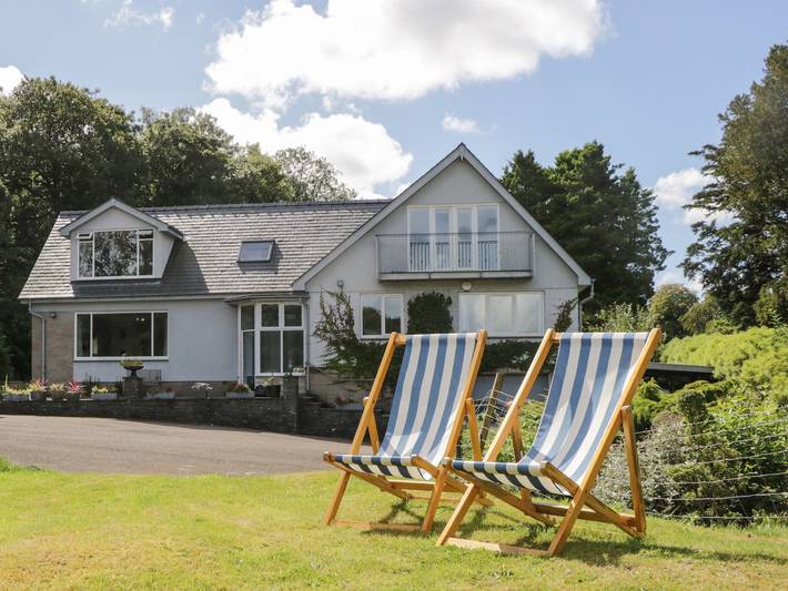 Cottage for 10 people, with pool and garden, with pets in the Lake District