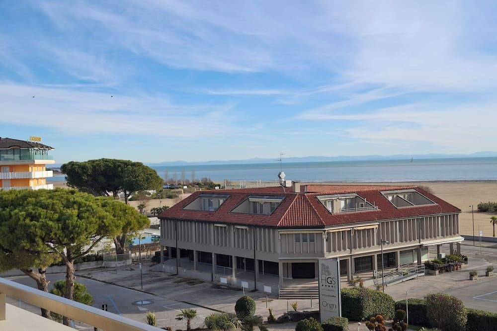 Entire apartment, Studio apartment a stone's throw from the sea! in Caorle, Venice Province