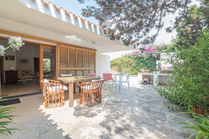 Villa 'Du Soleil' with Private Terrace, Private Garden and Wi-Fi in Aglientu, Gallura