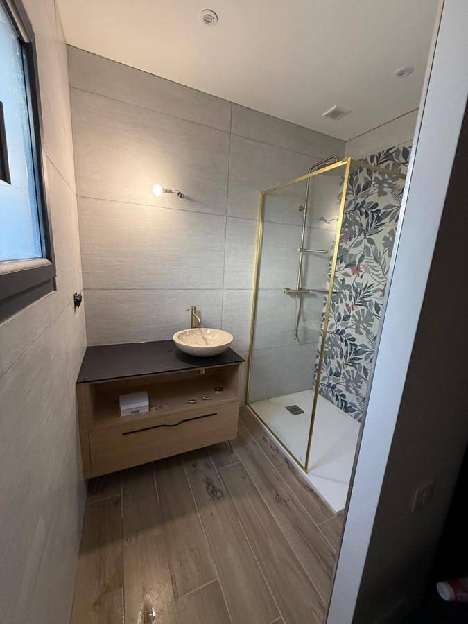 Maison avec Jacuzzi proche du lac in Marcillac-la-Croisille, Région de Tulle
