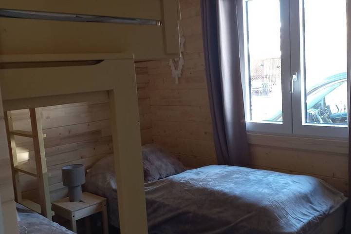 Gîte pour 6 personnes, avec terrasse et jacuzzi, animaux acceptés à Saint-Léger-les-Mélèzes - 4