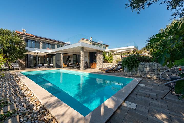 Villa für 7 Personen, mit Balkon und Terrasse sowie Garten auf Pag
