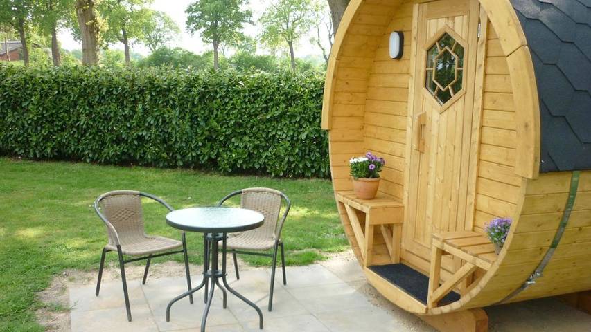 Ferienwohnung für 2 Personen, mit Terrasse und Garten sowie Pool und Ausblick in Burg (Dithmarschen) - 2