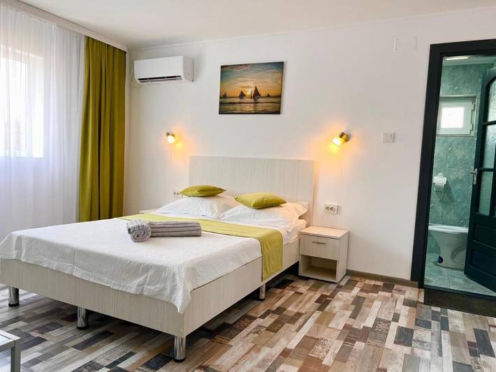 Maison d’hôte pour 2 personnes, avec terrasse ainsi que jardin et vue dans Vama Veche