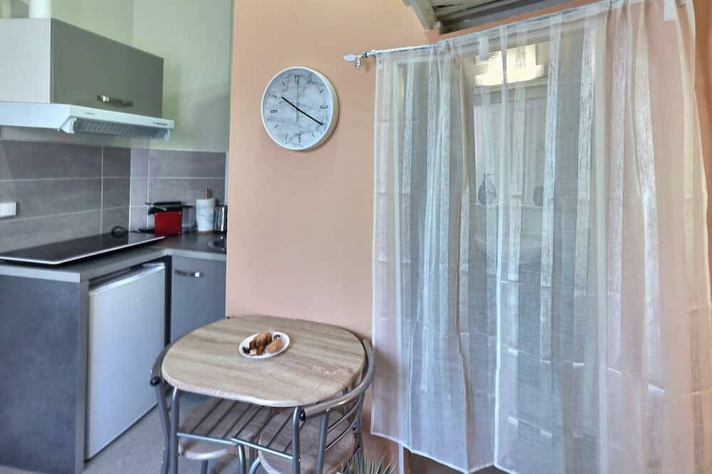 Ganze Wohnung, Petit Studio 1 Face Gare, Wifi Gratuit, Proches Toutes Commodités in Évreux, Évreux und Umgebung