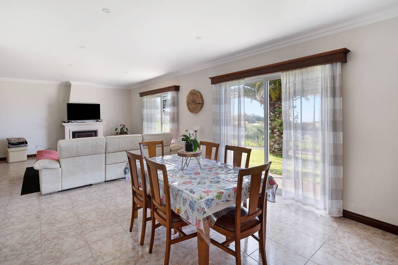 Villa 'Vivenda Do Monte' com vista para o mar, jardim partilhado e acesso Wi-Fi in São Miguel Island, Achadinha