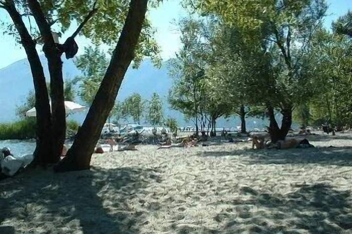 Vacation rental for 2 people, with balcony and pool as well as hot tub in Ticino