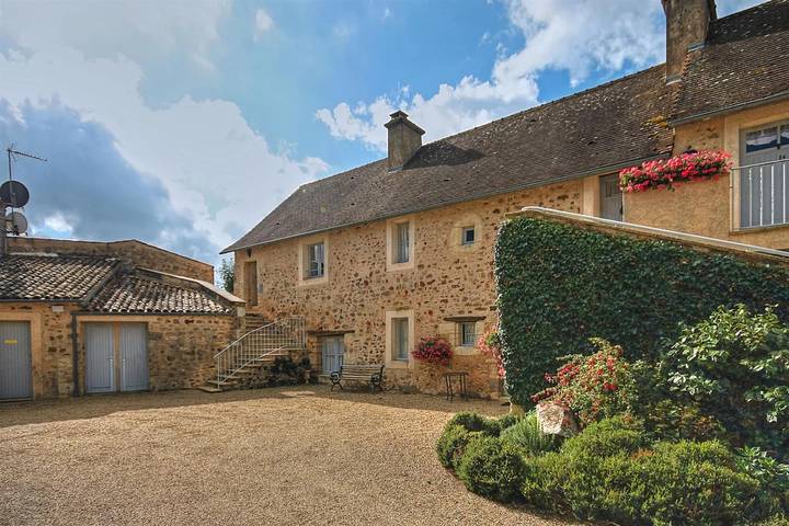 Gîte pour 3 personnes, avec Piscine à Les Forges - 2