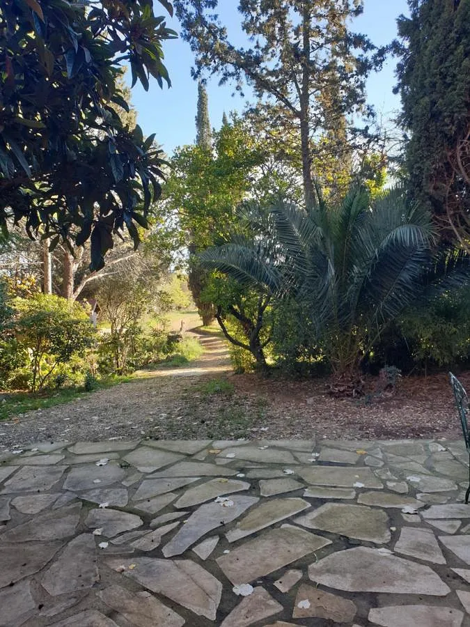 Chambre d’hôte pour 2 personnes, avec piscine ainsi que vue et jardin, animaux acceptés - 1