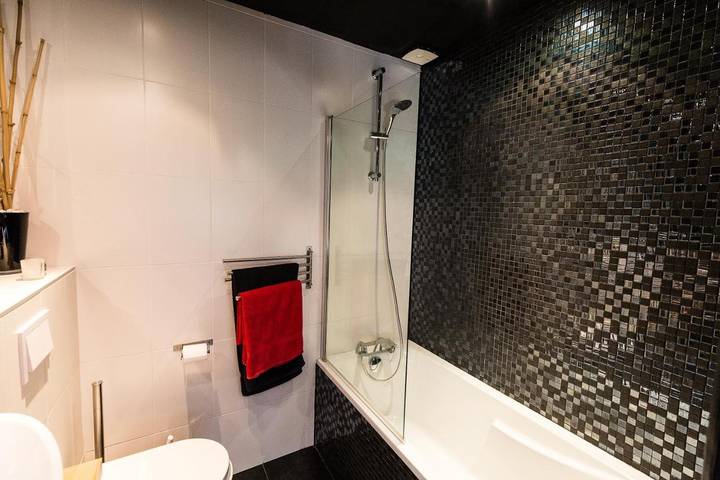 Location de vacances pour 3 personnes, avec sauna et piscine ainsi que vue et jardin, animaux acceptés à Valgorge - 3