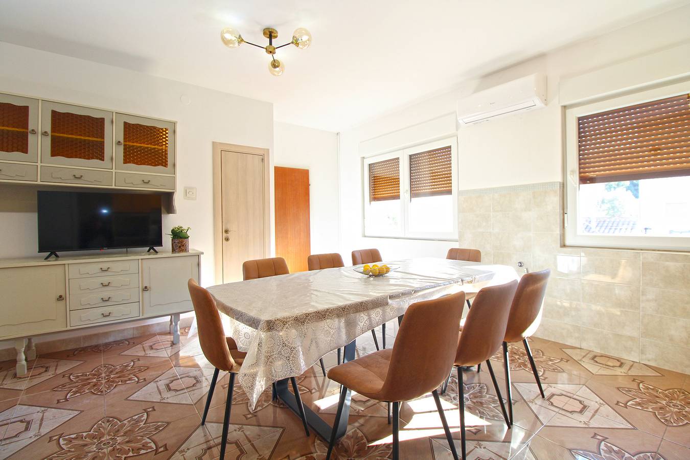 Appartement entier, Appartement de vacances pour 8 personnes avec terrasse in Pula-Medulin, Pula