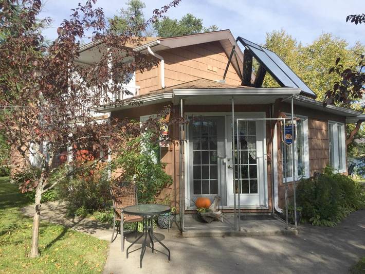 Chambre d’hôte pour 2 personnes, avec jardin et vue à Saguenay