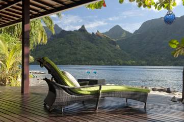 Location de vacances pour 6 personnes, avec jardin ainsi que vue sur le lac et balcon dans Mo'orea