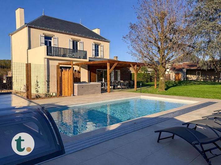 Holiday home for 13 people, with pool and hot tub as well as garden - 1