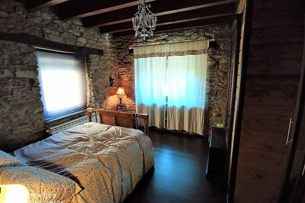 Joaquin's work, your refuge in El Bierzo. <br> in Folgoso de la Ribera, Cordillera Cantábrica