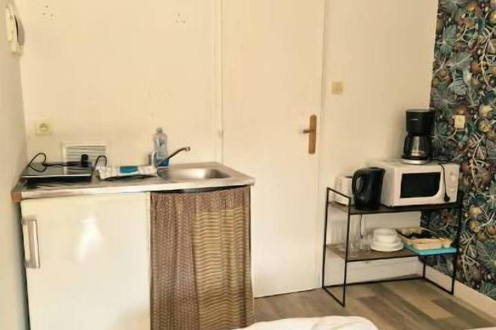 Gîte pour 2 personnes, avec balcon ainsi que jardin et piscine à Saint-Just-Luzac - 2