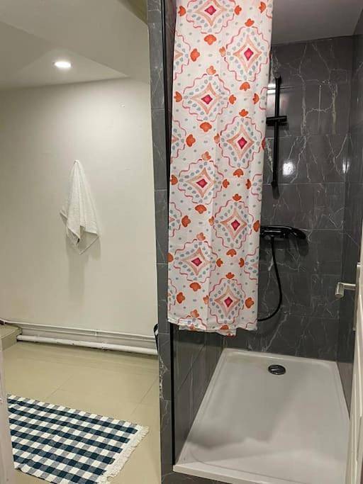 Appartement entier, One-Bedroom Apartment in Coulommiers (Seine-et-Marne), Seine-et-Marne