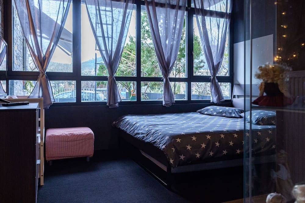 Mona Lisa Guest House in Volos, Magnisia