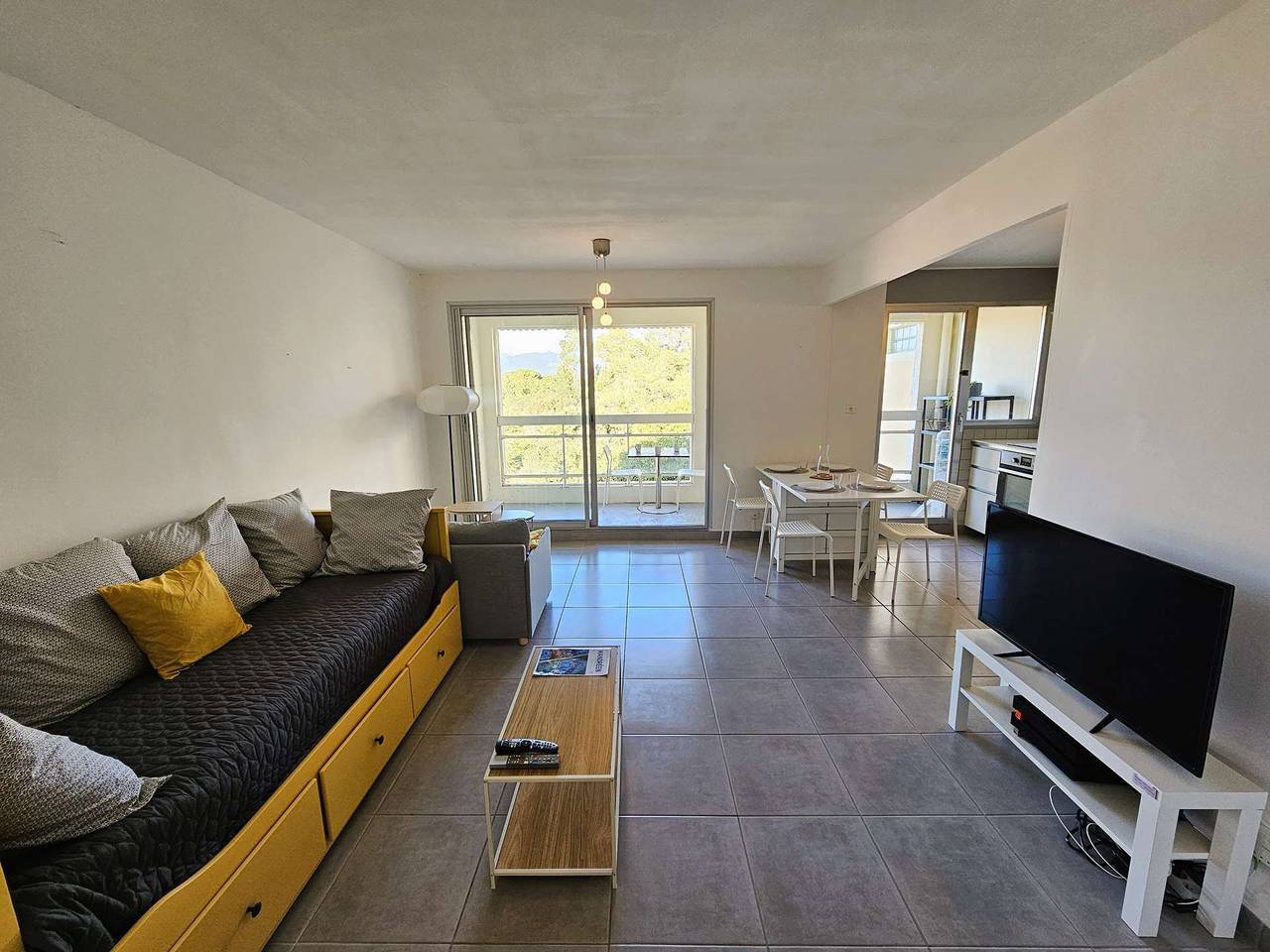 Appartement de vacances entier, Bel appartement 1 chambre, Wifi, vue mer, tout à pied in Saint-Mandrier-sur-Mer, Côte méditerranéenne (France)