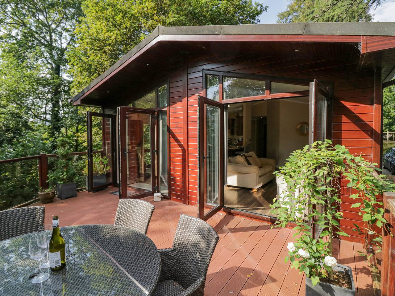 Tree House, Partial Lake Views in Bowness-on-Windermere, Lake District
