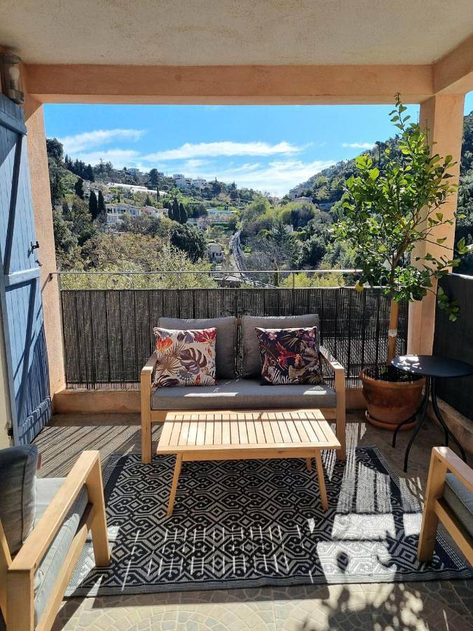 Gîte pour 4 personnes, avec jardin et vue à Aspremont