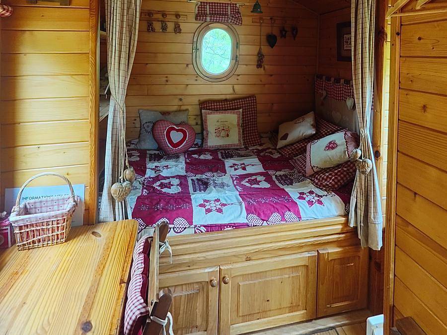 Camping Les Tilleuls - Tiny house 2 personnes - Roulotte Gentiane 12 M² in Gèdre, Parc national des Pyrénées