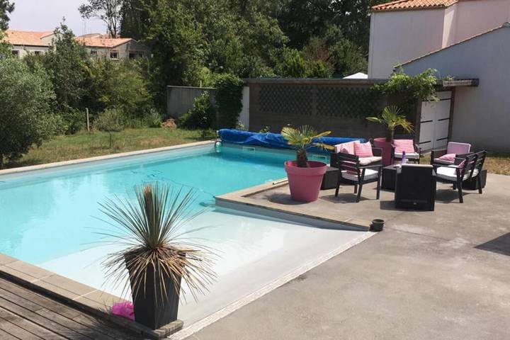 Location de vacances pour 10 personnes, avec piscine et jardin à Le Fenouiller