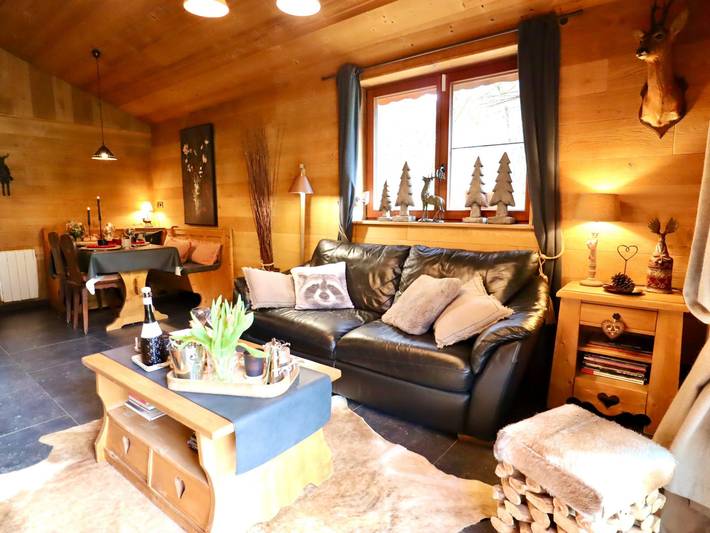 Romantisches Chalet mit Whirlpool und Dampfbad in Saint-Hubert, Neufchâteau und Umgebung