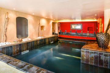 Hôtel pour 2 personnes, avec jacuzzi et piscine ainsi que jardin et sauna à Ossès