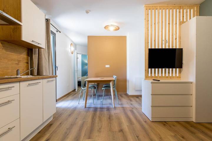 Location de vacances pour 4 personnes, avec vue ainsi que vue sur le lac et terrasse, animaux acceptés dans Lac de Naussac - 2