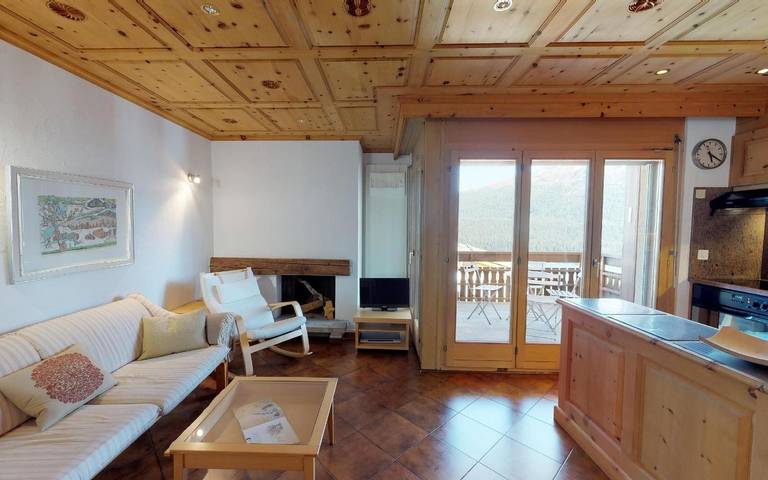 Ferienwohnung für 4 Personen, mit Balkon und Seeblick sowie Ausblick in St. Moritz