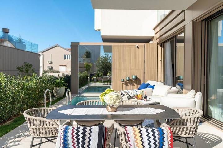 Villa pour 8 personnes, avec vue ainsi que piscine et jardin à Turanj - 3