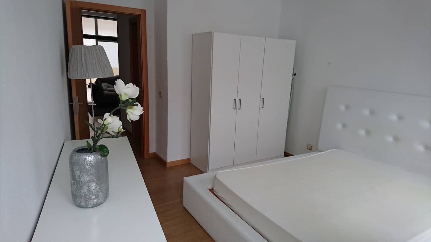Appartement entier, Appartement 'Faro Ville Center Apartment I' avec Espace Extérieur Privé, Wi-Fi et A/C in São Pedro, Faro