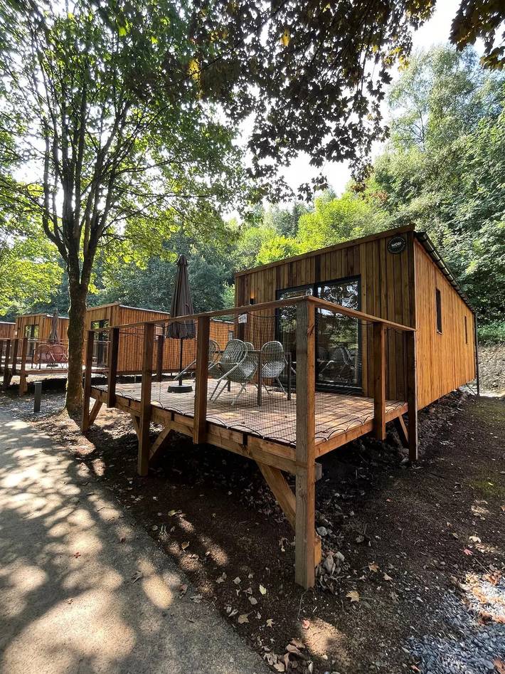 Camping pour 4 personnes, avec terrasse au Province de Luxembourg