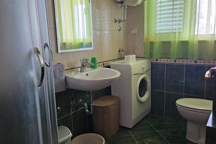 Appartement entier, Appartement dans Preko avec vue mer, terrasse, Climatisation, WIFI (4574-1) in Preko, Île d'Ugljan