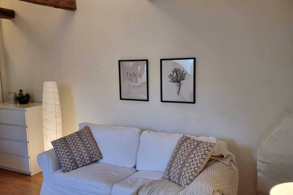 Entire apartment, Stockholm City Chic-1-Bedroom Loft for 3 in Norrmalms stadsdelsområde, Stockholm