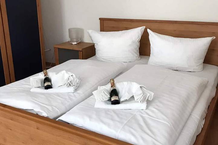 Ganze Wohnung, Maisonettenwohnung mit Schwimmbad und Sauna 200 m zum Strand in Strand Göhren, Göhren
