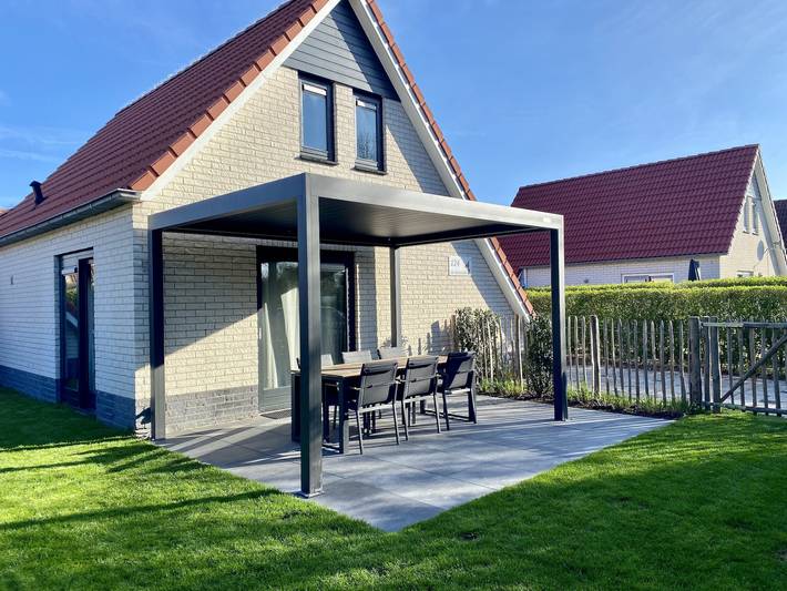 Ferienhaus für 6 Personen, mit Terrasse und Sauna sowie Garten in Zeeland