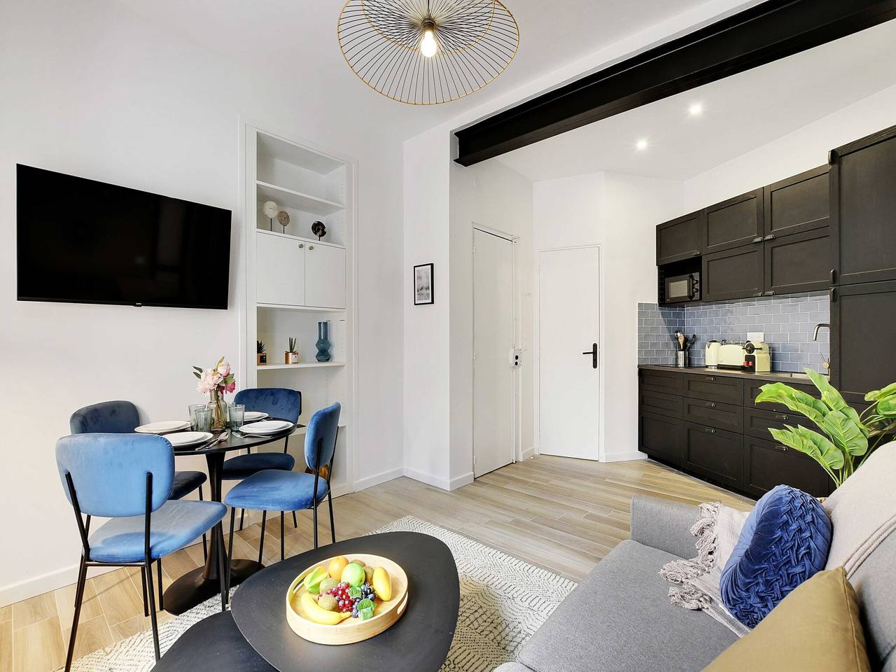 Ganze Wohnung, Charmantes 1-Zimmer-Apartment im pulsierenden 19. Arrondissement in Paris, Ile de France
