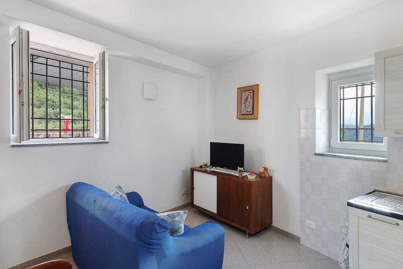 Il Primo Sole Holiday Home with Hill View, Wi-Fi, and Air Conditioning in Gorra, Finale Ligure Municipality