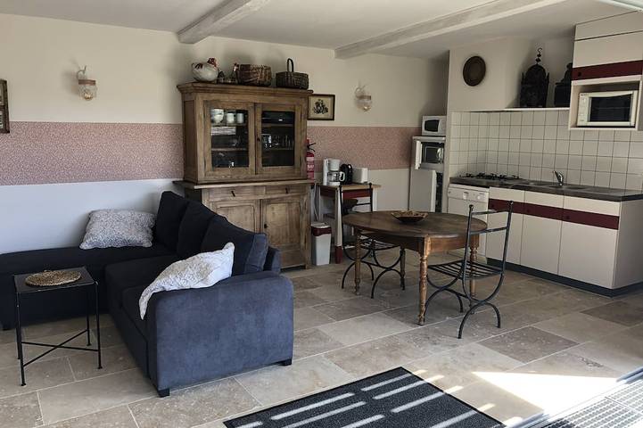 Gîte pour 6 personnes, avec jardin, animaux acceptés à Les Vans