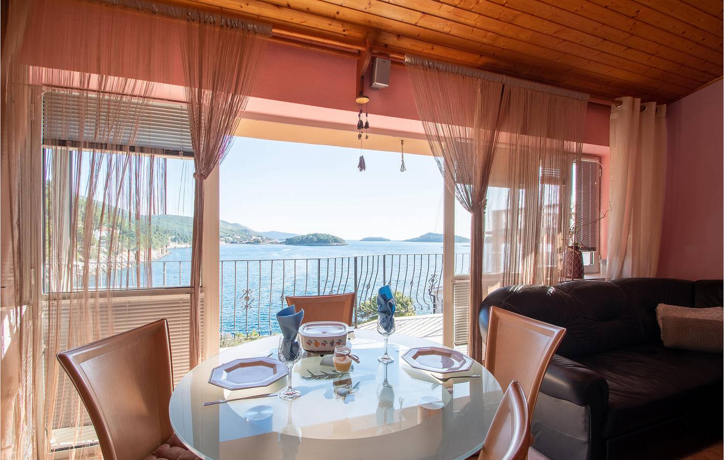 Ganze Ferienwohnung, Reizende Ferienwohnung mit Garten, Terrasse und Zugang zum Strand in Blato, Korcula