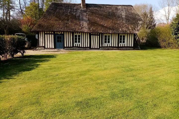 Location de vacances pour 4 personnes, avec terrasse et jardin à Angiens
