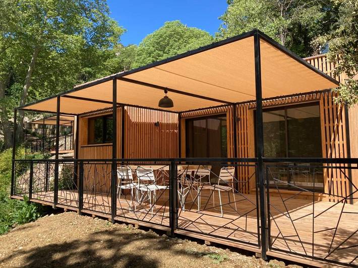 Location de vacances pour 4 personnes, avec vue ainsi que jardin et piscine à Lacoste - 3