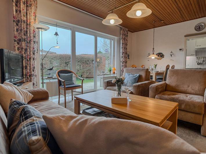 Ferienhaus für 4 Personen, mit Terrasse und Garten in Schillig - 2
