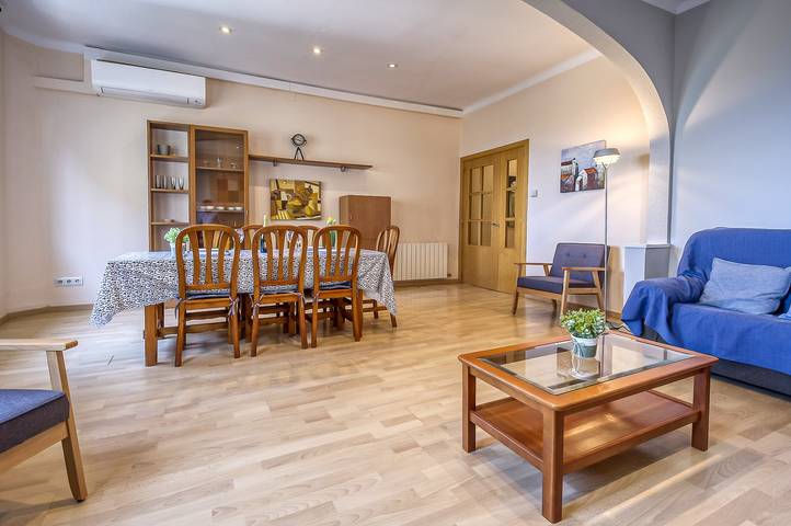 Gîte pour 8 personnes, avec terrasse à Roses - 2